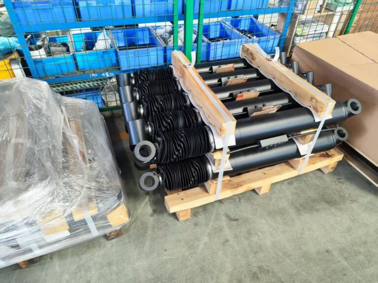 The piston rod cover protects against scratches